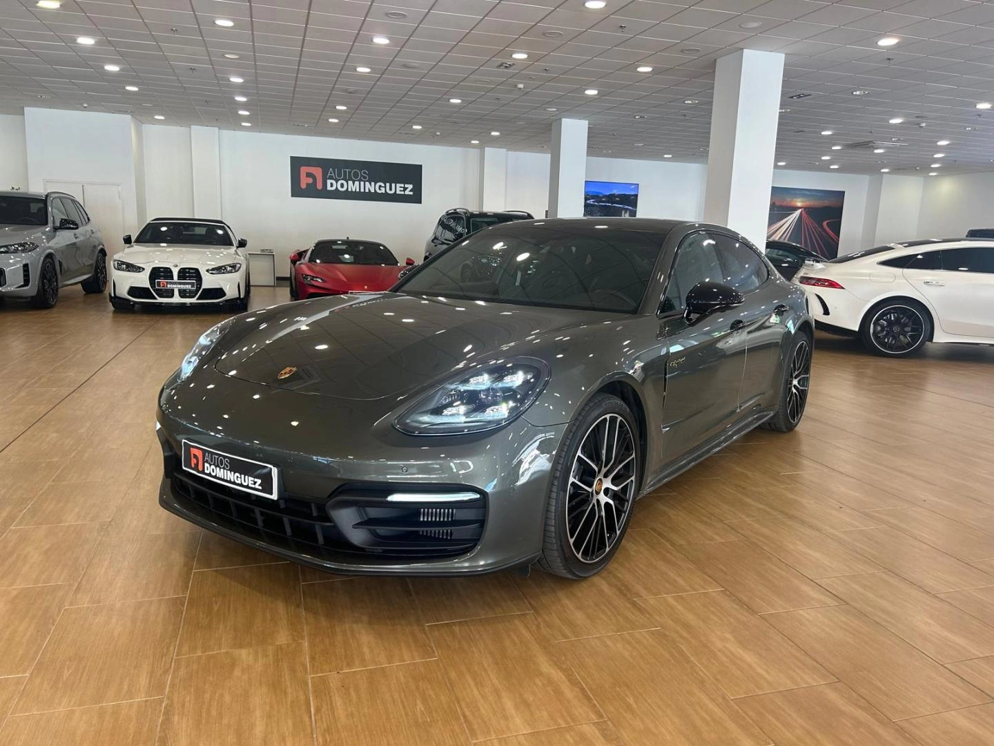 PORSCHE Panamera 4 EHybrid Platinum Edition