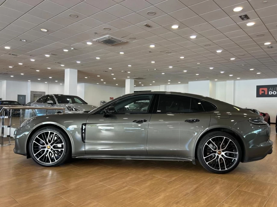 PORSCHE Panamera 4 EHybrid Platinum Edition