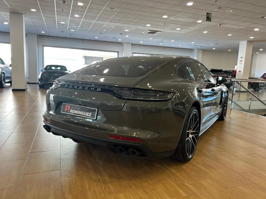 PORSCHE Panamera 4 EHybrid Platinum Edition