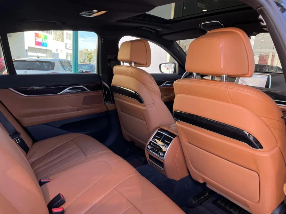 BMW Serie 7 745e PACK M