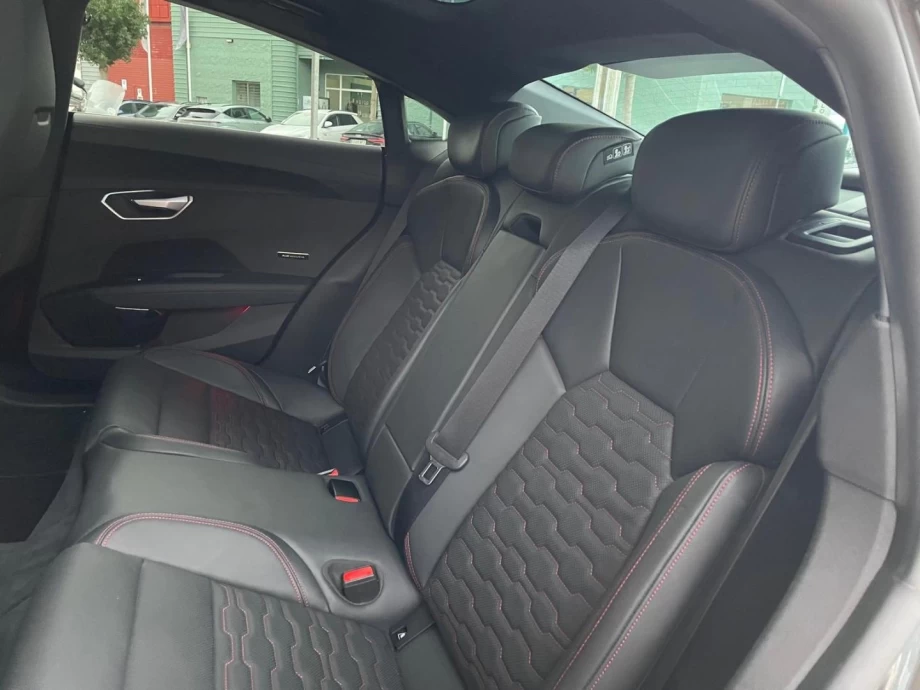 AUDI e-tron GT 60 quattro 350kw 476cv