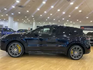 PORSCHE Cayenne Turbo