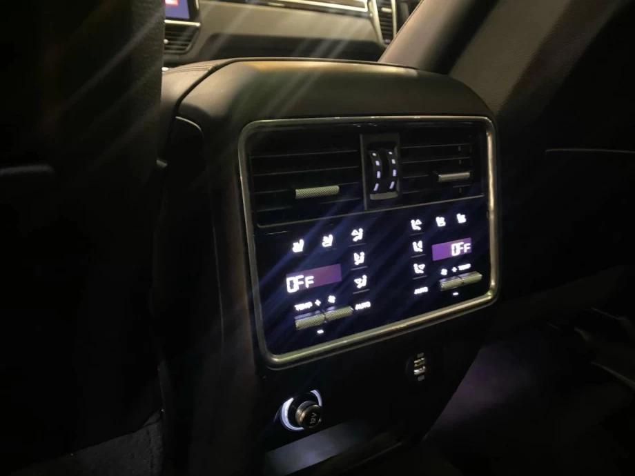 PORSCHE Cayenne Turbo