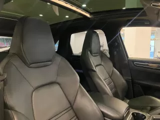 PORSCHE Cayenne Turbo