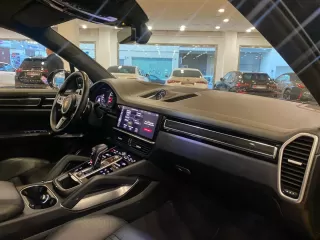 PORSCHE Cayenne Turbo