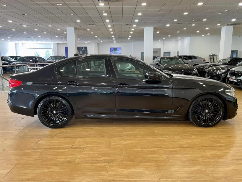 BMW Serie 5 M550i xDrive