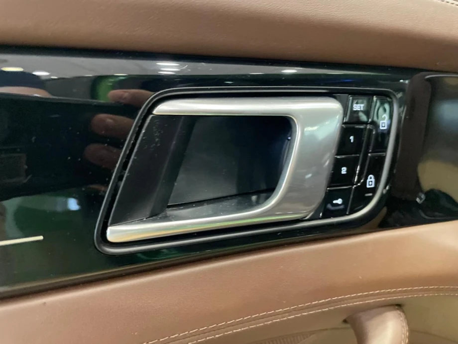 PORSCHE Panamera 4 EHybrid 10 Years Edition