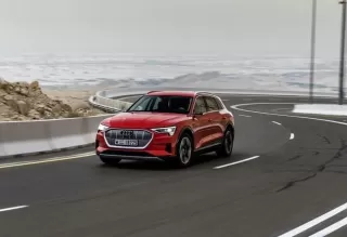 (Spanish) Audi entregará a finales de año las primeras unidades del eléctrico e-tron en España