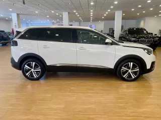 PEUGEOT 5008 Allure 1.6 PureTech 132kW 180CV EAT8