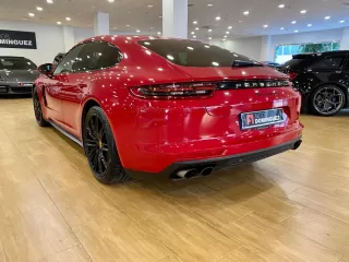 PORSCHE Panamera 4S