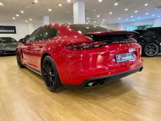 PORSCHE Panamera 4S