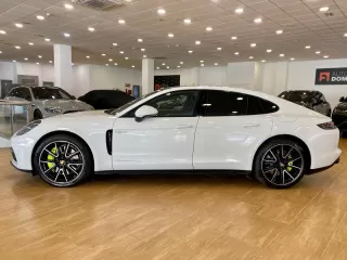 PORSCHE Panamera 4 EHybrid
