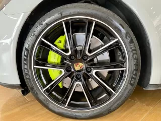 PORSCHE Panamera 4 EHybrid