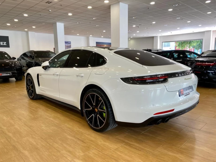 PORSCHE Panamera 4 EHybrid