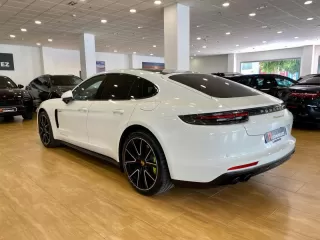 PORSCHE Panamera 4 EHybrid