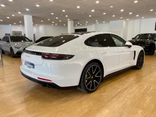 PORSCHE Panamera 4 EHybrid