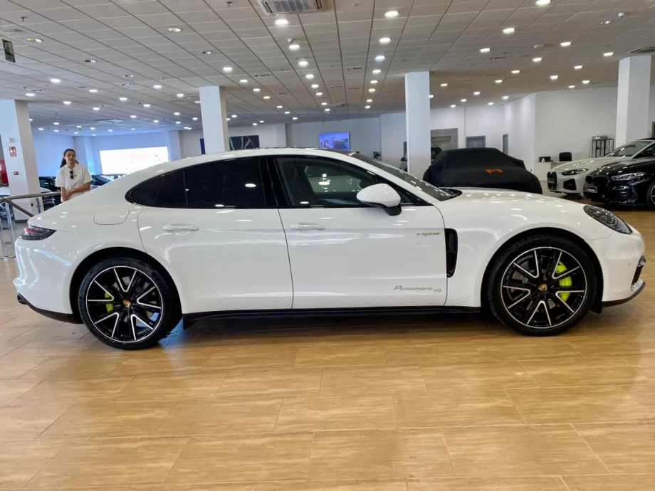 PORSCHE Panamera 4 EHybrid