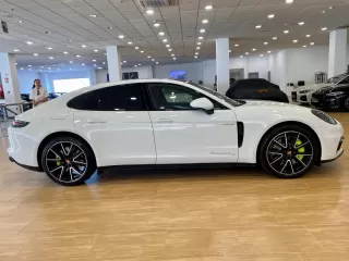 PORSCHE Panamera 4 EHybrid