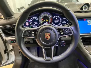 PORSCHE Panamera 4 EHybrid