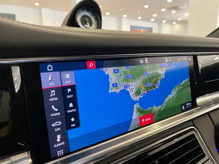 PORSCHE Panamera 4 EHybrid