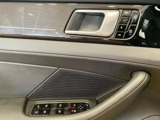 PORSCHE Panamera 4 EHybrid