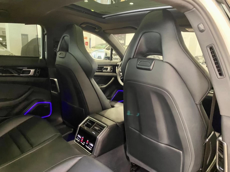 PORSCHE Panamera 4 EHybrid