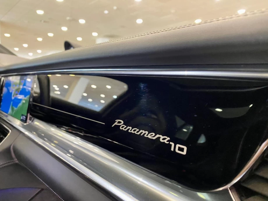 PORSCHE Panamera 4 EHybrid
