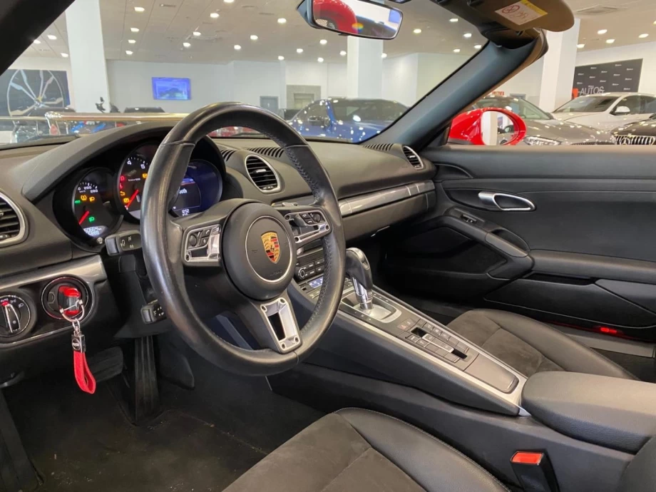 PORSCHE 718 Boxster