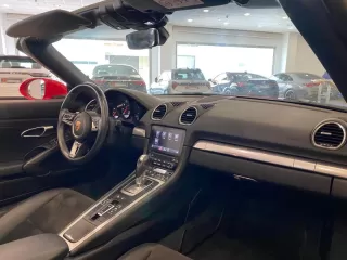 PORSCHE 718 Boxster