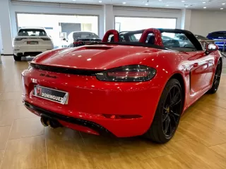 PORSCHE 718 Boxster