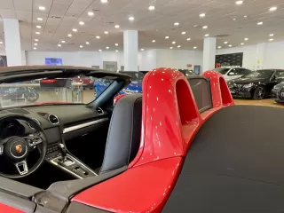PORSCHE 718 Boxster