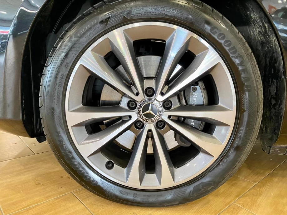 MERCEDES-BENZ Clase V 220 d Avantgarde Largo