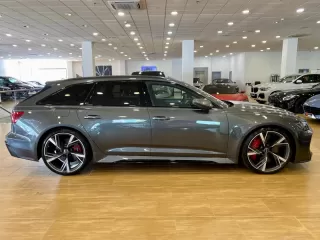 AUDI A6 RS 6 Avant TFSI quattro