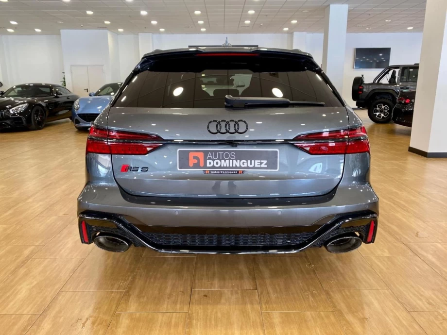 AUDI A6 RS 6 Avant TFSI quattro