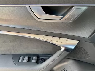 AUDI A6 RS 6 Avant TFSI quattro