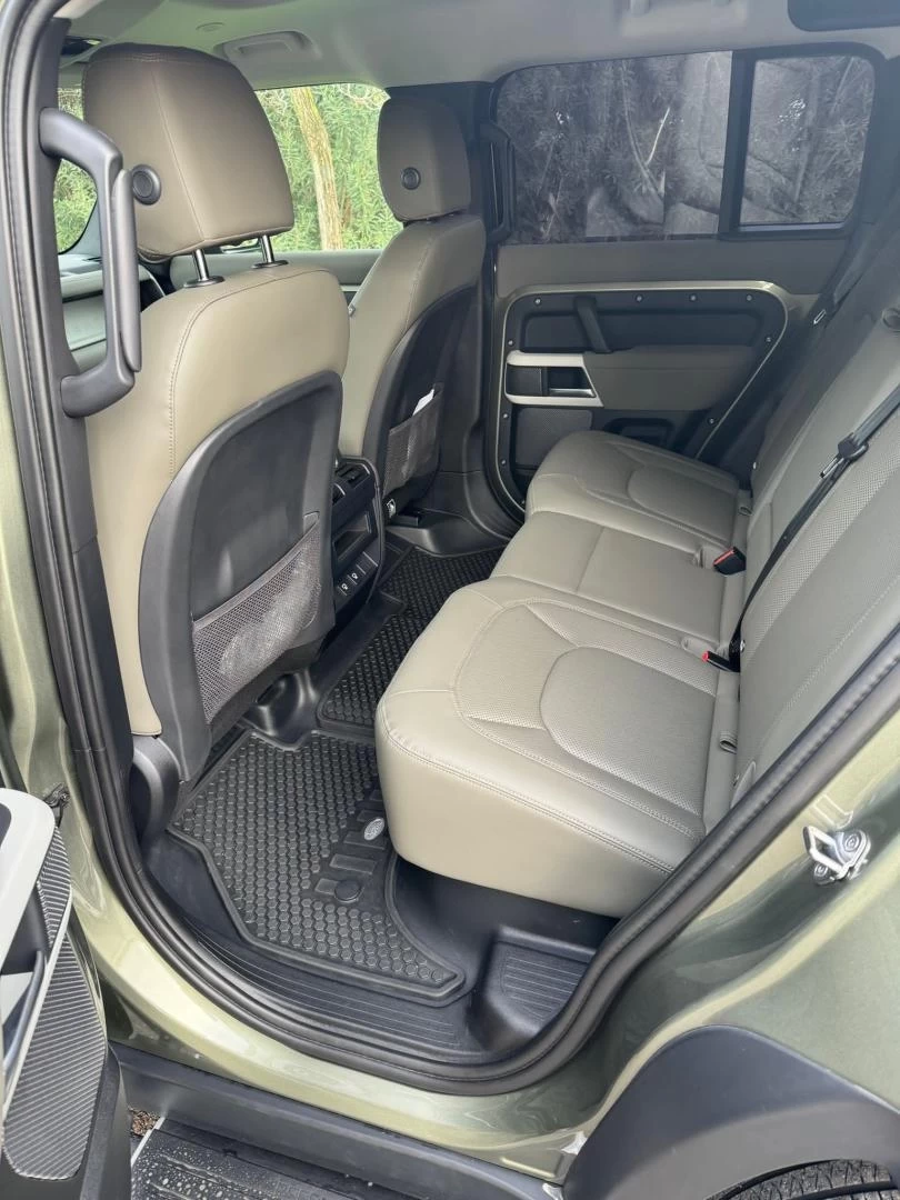 LAND-ROVER Defender 3.0 D200 SE 110 Auto 4WD MHEV