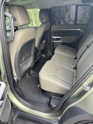 LAND-ROVER Defender 3.0 D200 SE 110 Auto 4WD MHEV