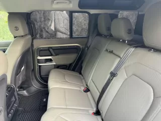 LAND-ROVER Defender 3.0 D200 SE 110 Auto 4WD MHEV