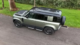 LAND-ROVER Defender 3.0 D200 SE 110 Auto 4WD MHEV
