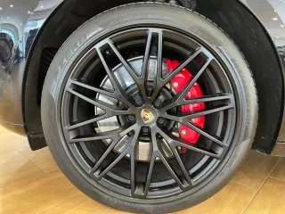PORSCHE Macan GTS