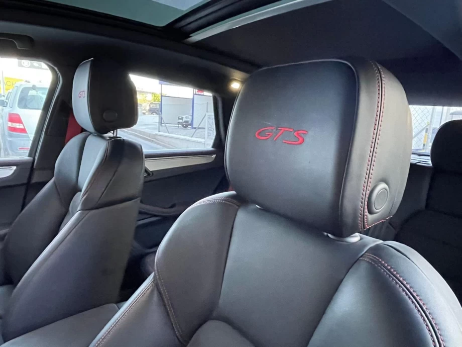 PORSCHE Macan GTS