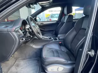 PORSCHE Macan GTS