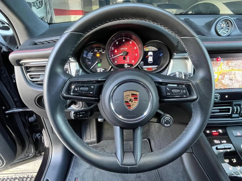PORSCHE Macan GTS