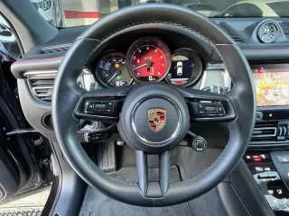 PORSCHE Macan GTS