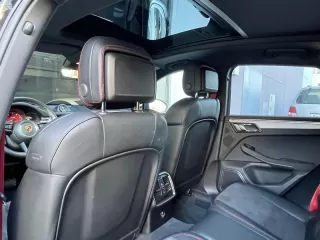 PORSCHE Macan GTS