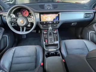 PORSCHE Macan GTS