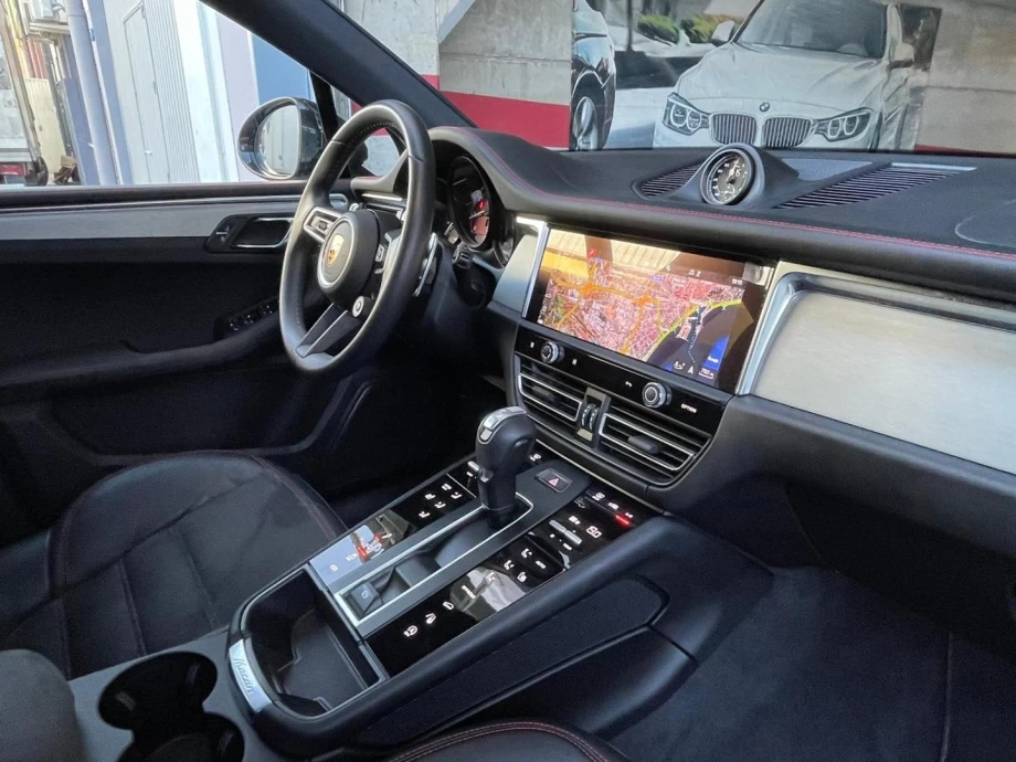 PORSCHE Macan GTS