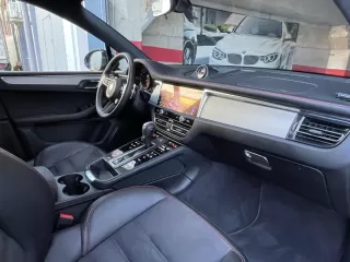 PORSCHE Macan GTS