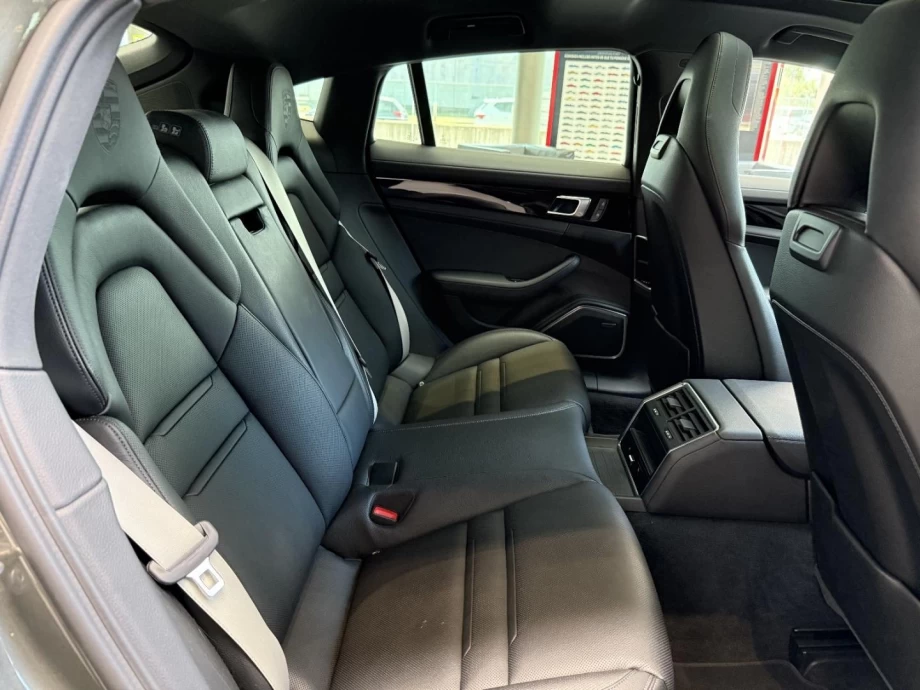PORSCHE Panamera 4 EHybrid Platinum Edition