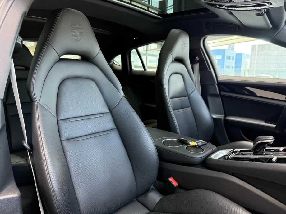 PORSCHE Panamera 4 EHybrid Platinum Edition